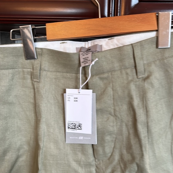 H&M light olive green shorts size 30R - Picture 4 of 7